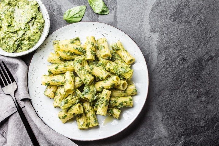 Bylinkové cestoviny s petržlenovou vňaťou